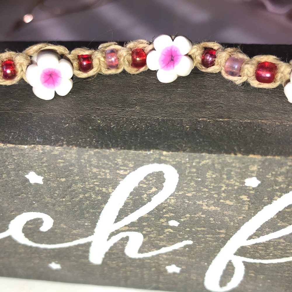 necklace with flowers / beads